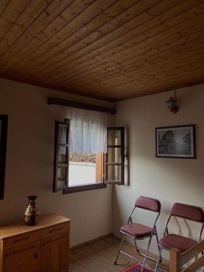Teo'S Guest House Berat Bagian luar foto