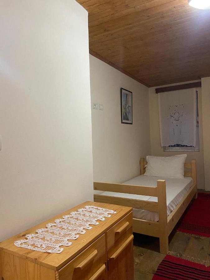 Teo'S Guest House Berat Bagian luar foto