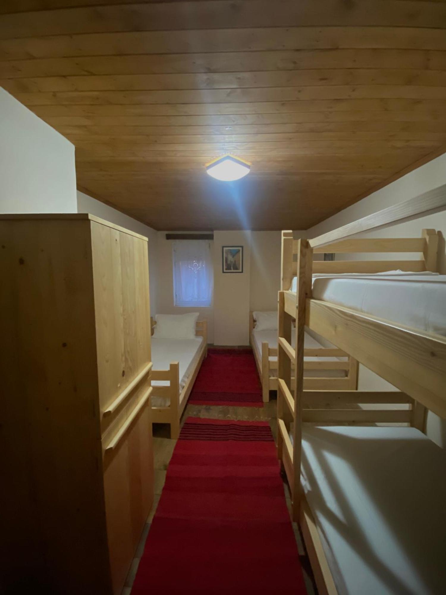 Teo'S Guest House Berat Bagian luar foto