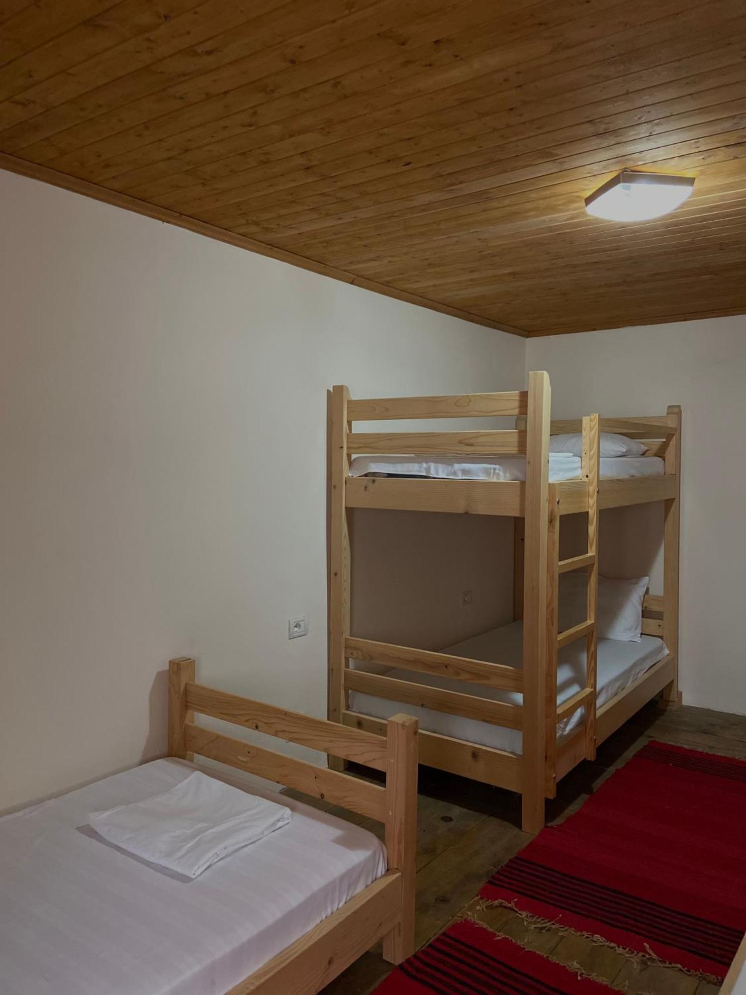 Teo'S Guest House Berat Bagian luar foto